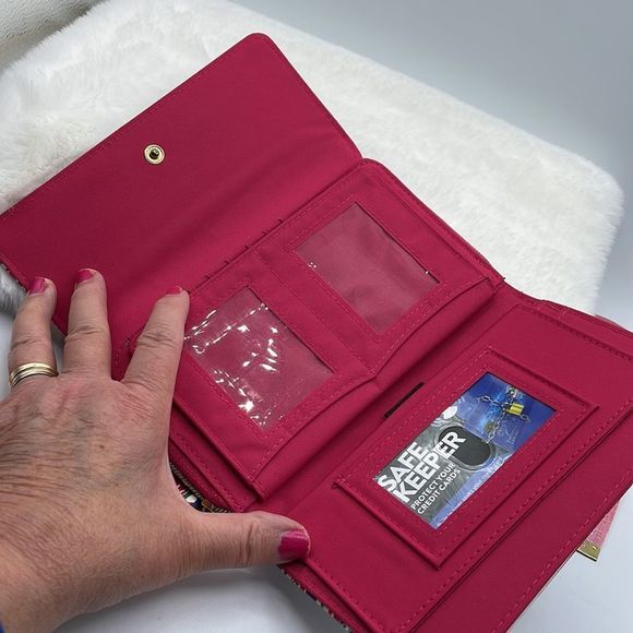 NWOT Safe Keeper wallet. - Picture 7 of 10